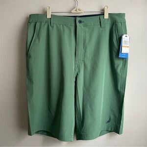 Nautica Performance 10” Shorts NWT Green Mens 33